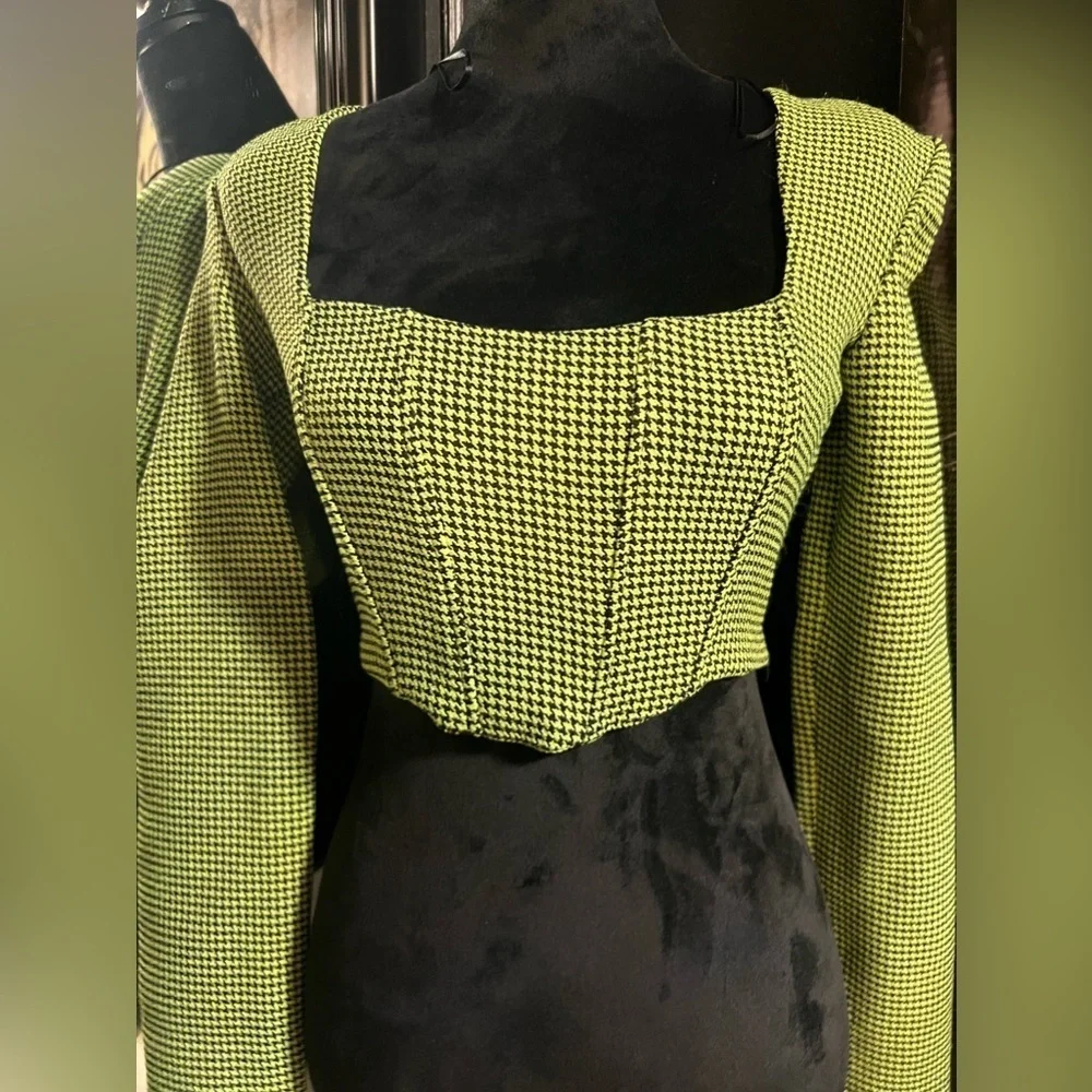 Zara 💚🖤 houndstooth